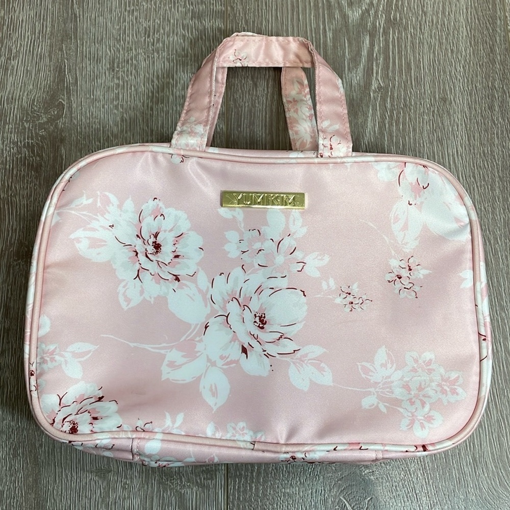 Yumi Kim Wanderlust Hanging Makeup Toiletries Travel Case Pink French Rose Cameo